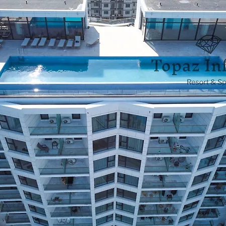 Topaz In Infinity Pool & דירה Năvodari