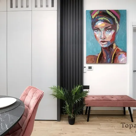 Topaz - Infinity Pool & Apartment