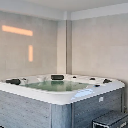 Topaz - Jacuzzi&sauna Infinity Appartamento *