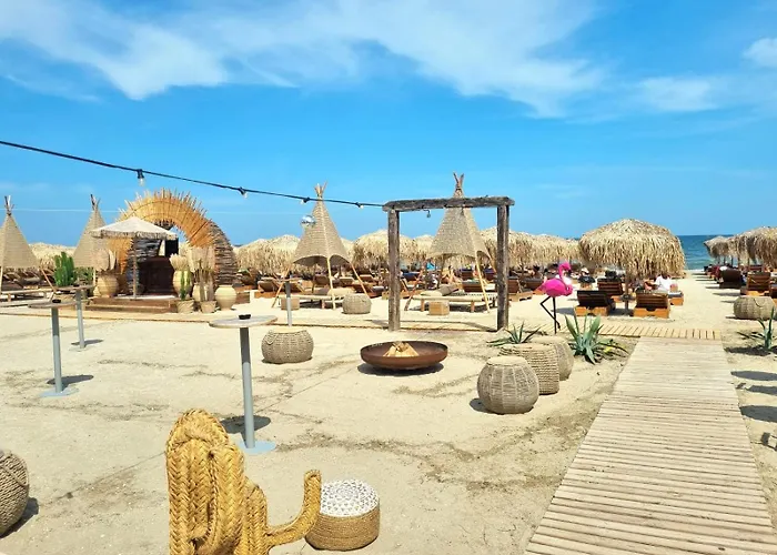 Apartament Topaz - Infinity Pool & Năvodari