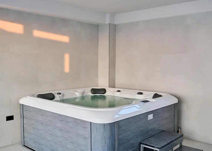 Topaz - Infinity Pool & Apartament *