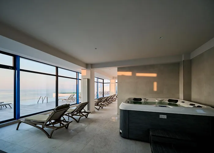 Apartament Topaz - Infinity Pool & Năvodari